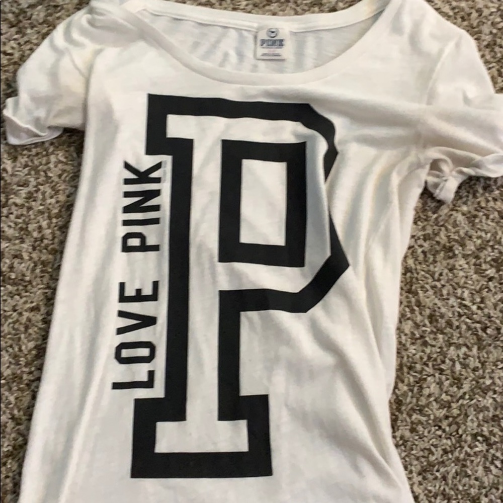 Women’s pink tee shirt